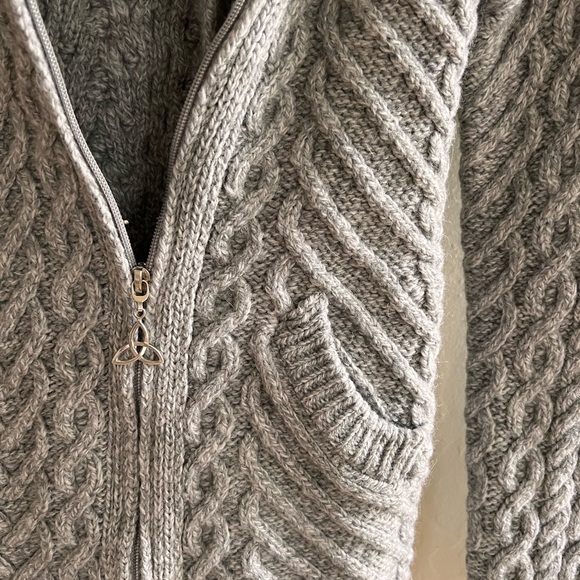 Aran Mor Merino Wool Hooded Claddagh Heart Design Side Zip Coatigan‎‎ - Picture 6 of 11